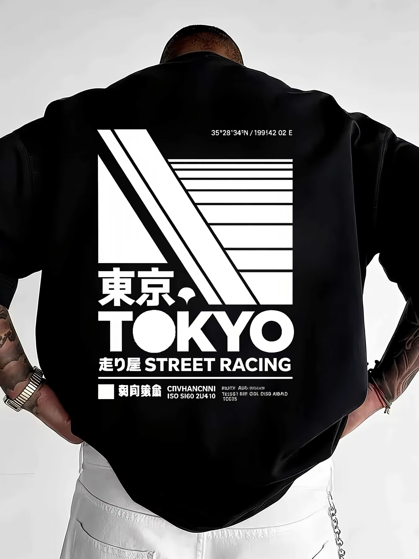 Street Fashion In Tokyo - 일본 도쿄 스트리트 스타일 프린트 티셔츠